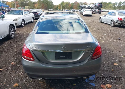 2015 Mercedes-Benz C 300 Luxury 4Matic из США, поврежденный, VIN 55SWF4KB0FU076731